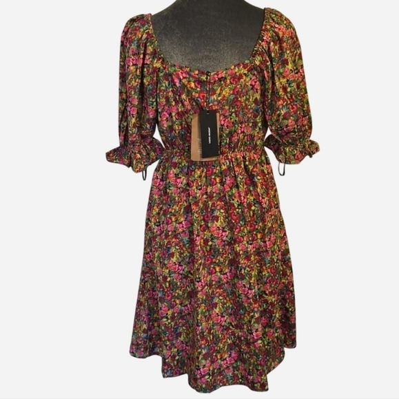 NWT Vero Moda Shirred Milkmaid Dress In Mixed Ditsy Floral - Picture 6 of 9